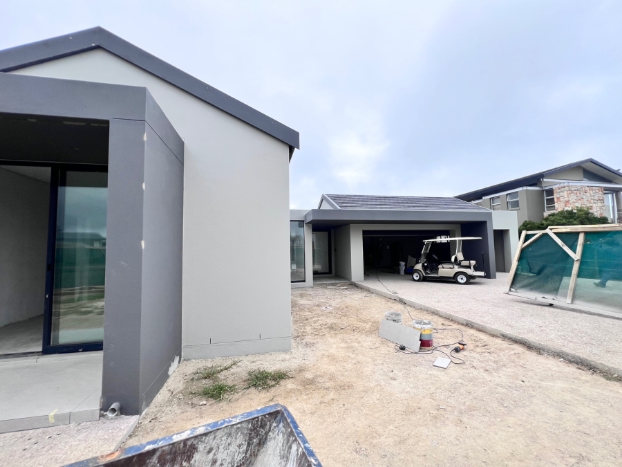 4 Bedroom Property for Sale in Oubaai Western Cape